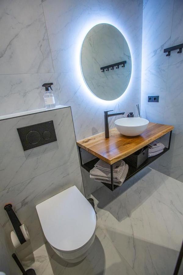 105 Apartment *